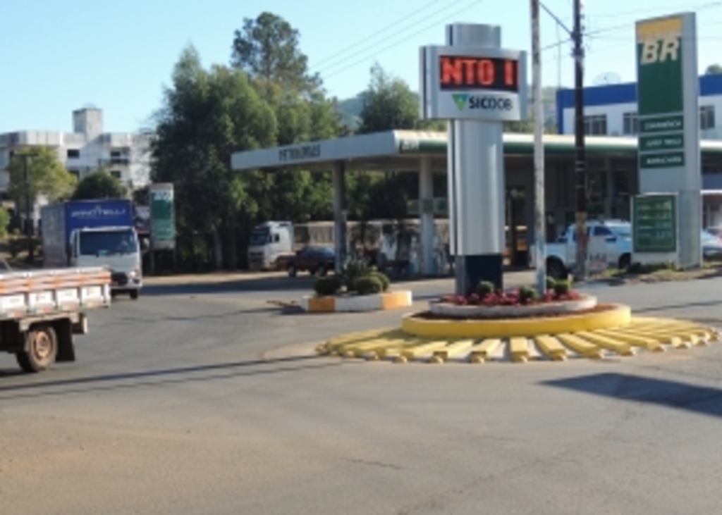 Nova rótula é instalada no centro da cidade