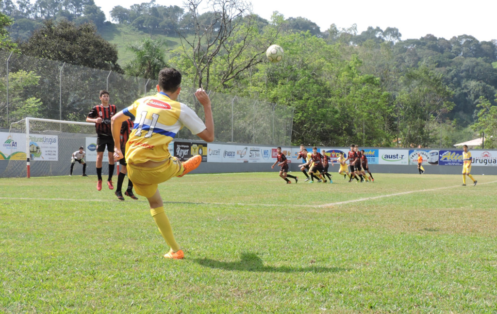 Futebol e a esperança nos jovens talentos