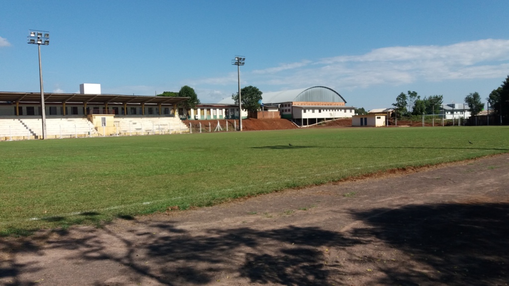 Estádio Municipal está em reformas