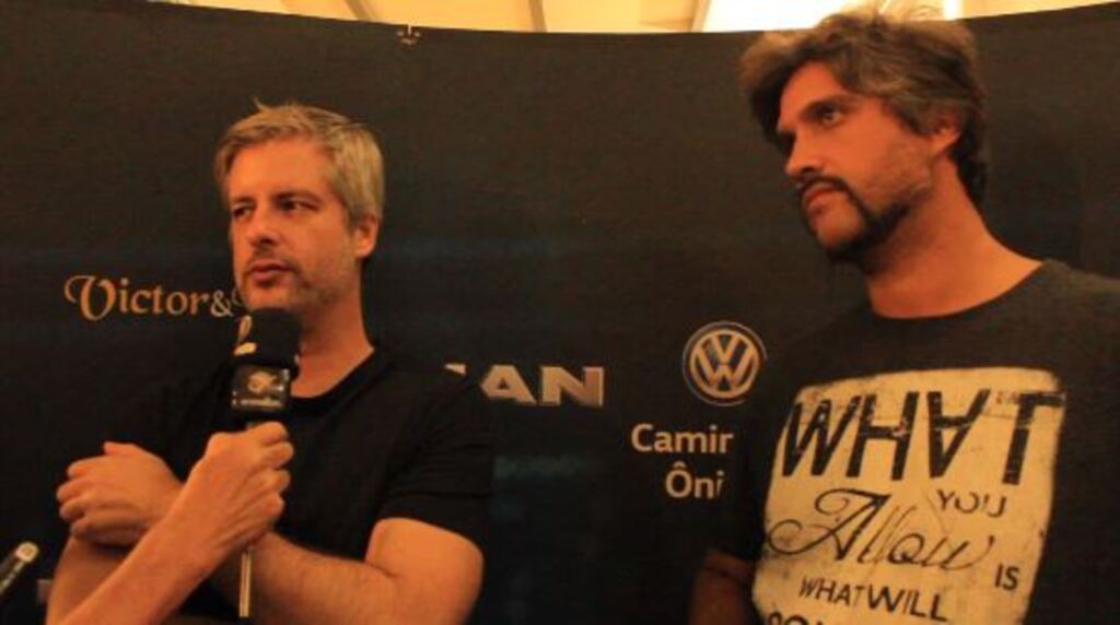 Confira a entrevista de Victor e Leo no show que lotou o Centro Cultural da Unoesc