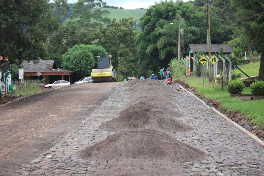 Três obras estão em andamento
