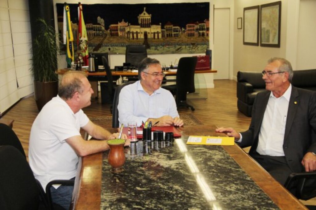 Governador sanciona lei que proíbe cassação da CNH por multas antigas