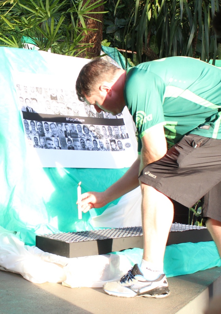 Consulado realiza homenagem aos guerreiros da Chape