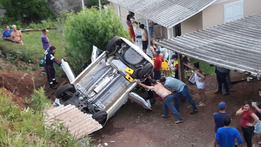 Acidente na Rua Salgado Filho deixa mulher ferida