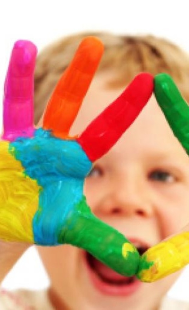 Hoje tem atividades especiais para as crianças na praça