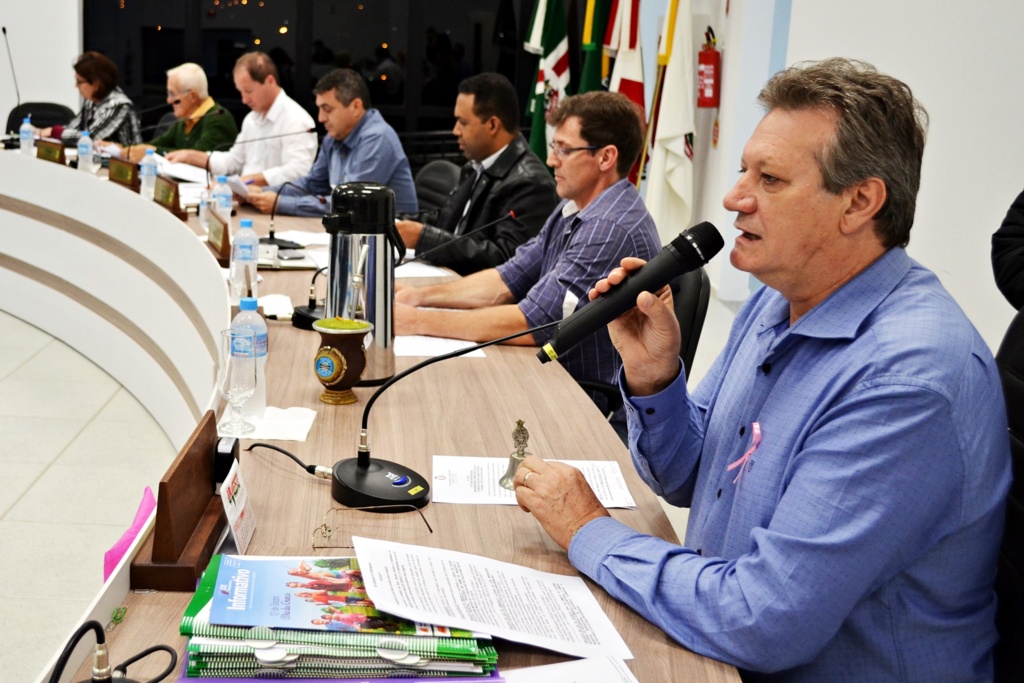 Legislativo aprova projetos