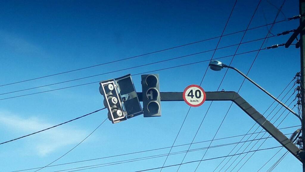 Semáforos complicam o trânsito na Willy Barth