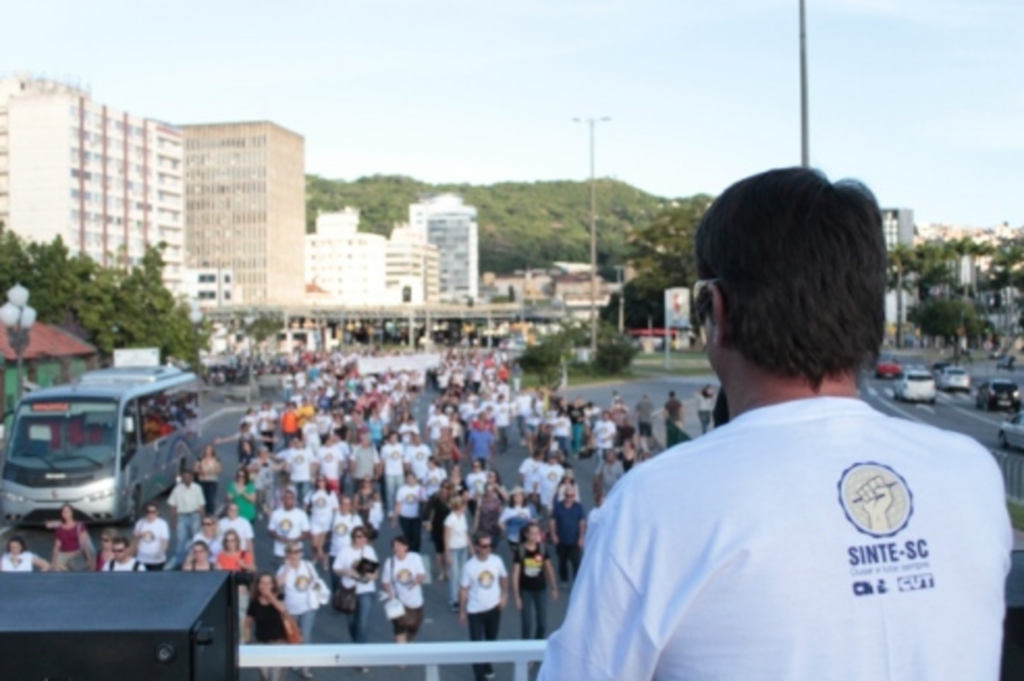 PRF orienta manifestantes em São Miguel e greve segue