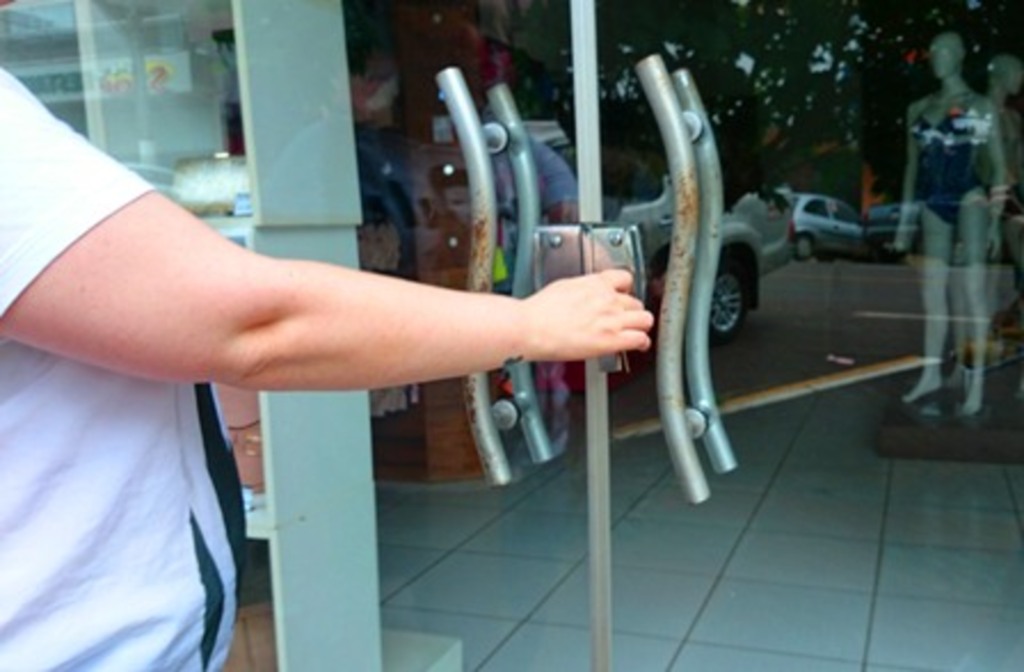 Comércio de Guaraciaba fecha às 15h hoje