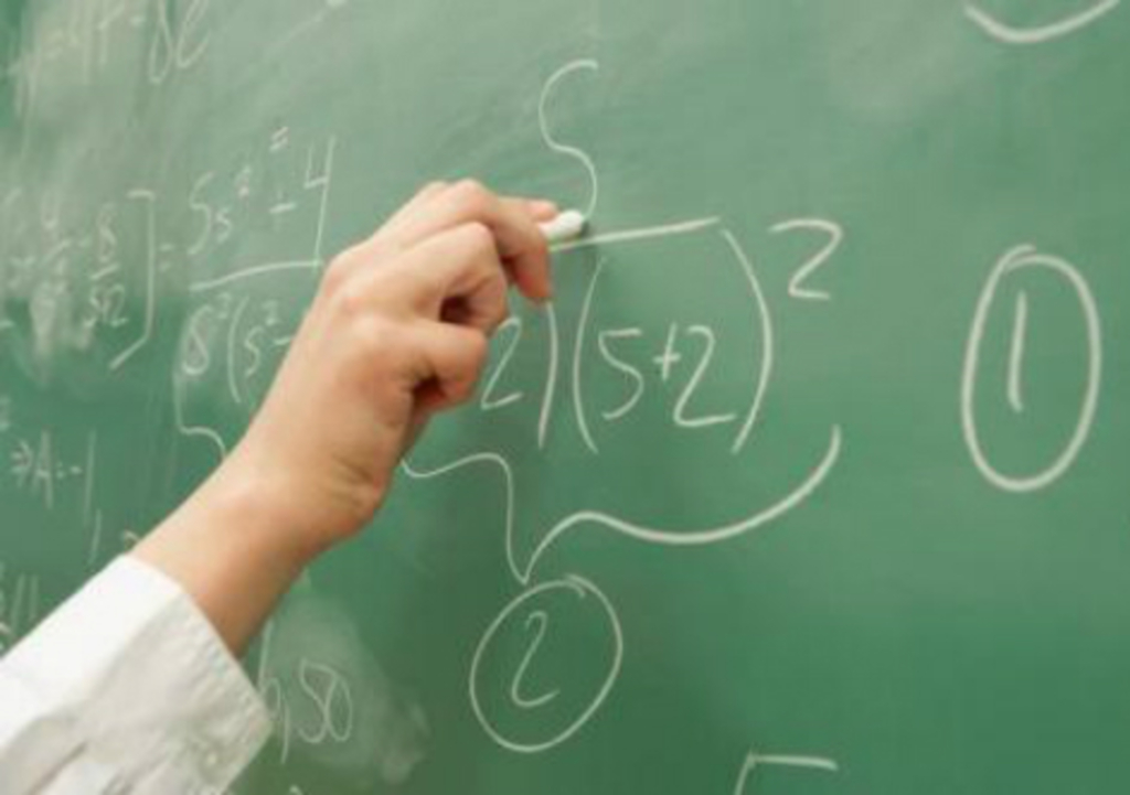 Piso salarial de professores terá aumento de 13,01% e irá a R$ 1.917,78