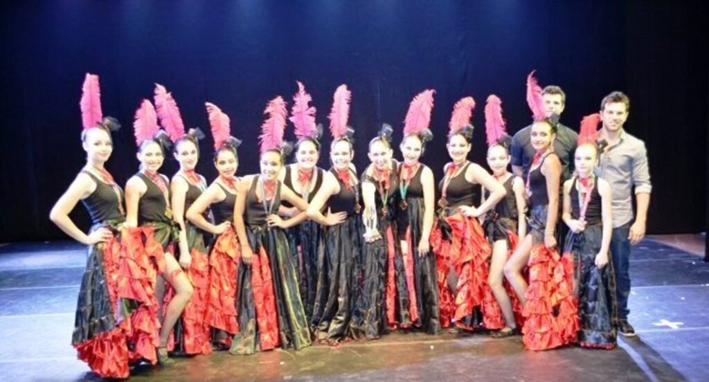 Alunas do Jaldyr se destacam na dança