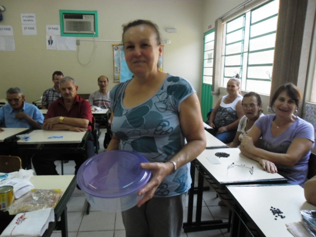 Professoras do Programa Brasil Santa Catarina Alfabetizada organizam bingo com coquetel
