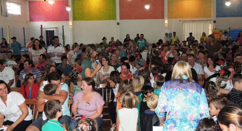 Jardim de Infância de Descanso realiza Encontro Família na Escola