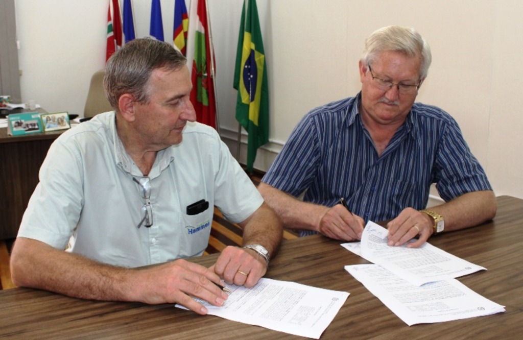 Assinado contrato para reforma da Escola Madre Benvenuta