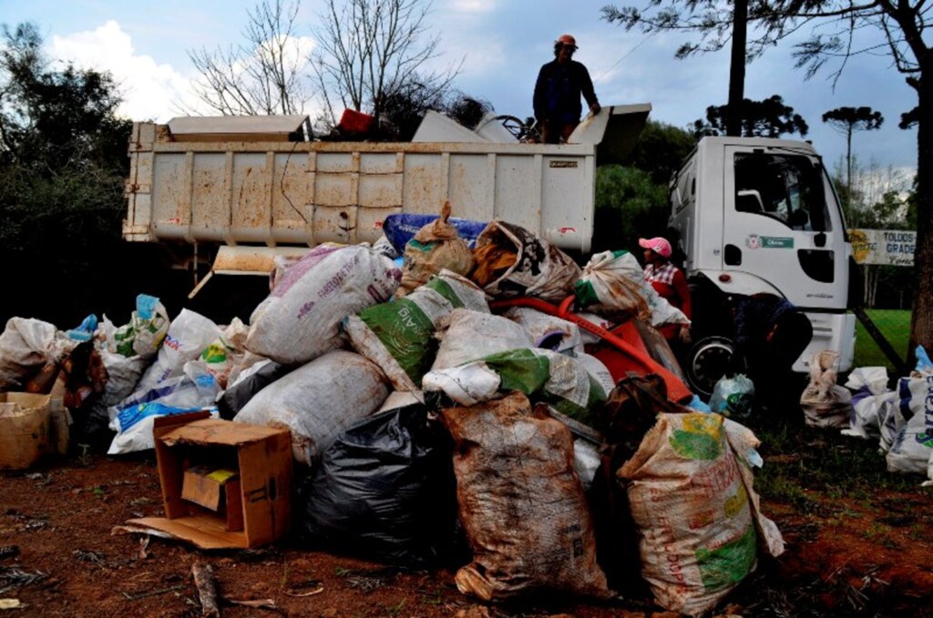 Coleta no interior contabiliza 38 cargas de material reciclável