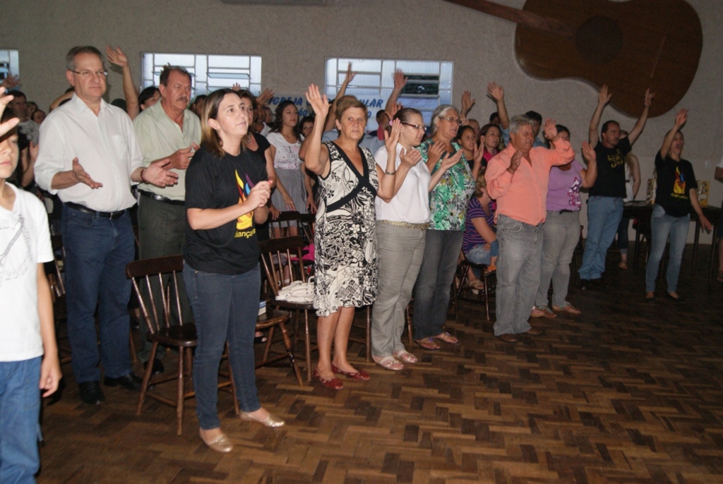 Prefeito prestigia Encontro Regional da Igreja Quadrangular