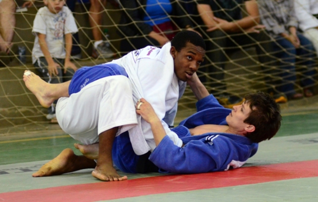 Jiu-jitsu feminino é vice-campeão do Joguinhos Abertos de SC