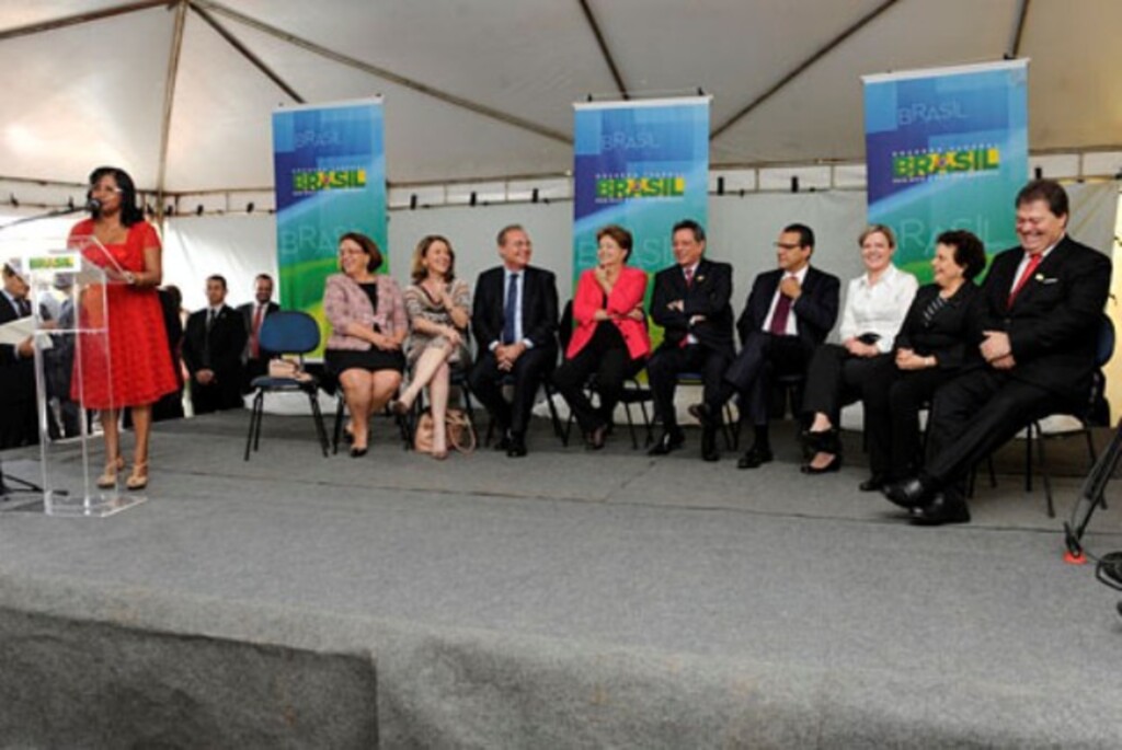 Jonas Pereira/Agência Senado - Solenidade de sanção foi realizada na sede do Sindicato dos Permissionários de Táxis e Motoristas Auxiliares