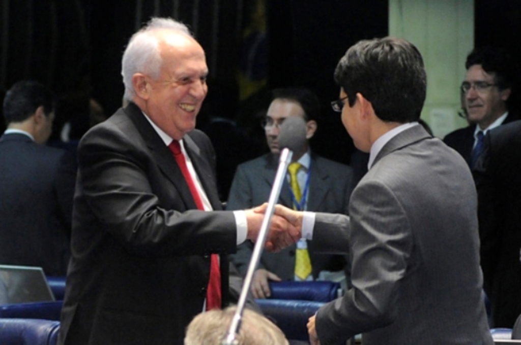 Waldemir Barreto/Agência Senado - Senador Jarbas Vasconcelos (E) do PMDB de Pernambuco foi o autor da PEC