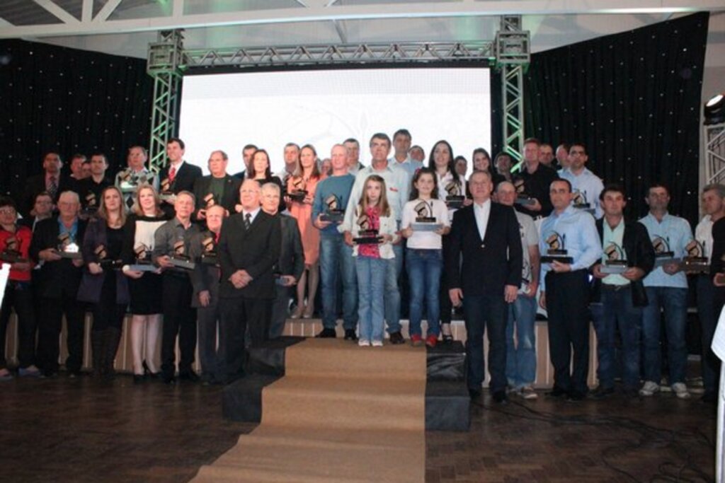 Troféu O Guarani 2013 agracia empresários de São Miguel do Oeste