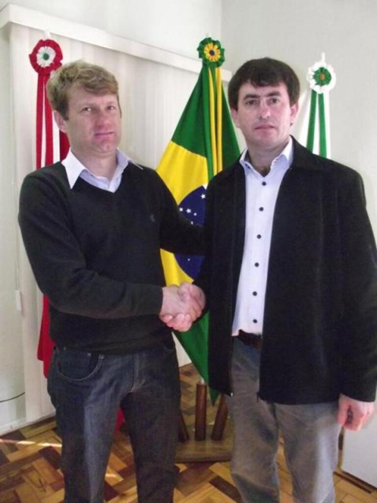 Ascom Prefeitura de Tunápolis - Vice Lawisch (E) está no comando da administração enquanto Scherer (D) está na Capital estadual