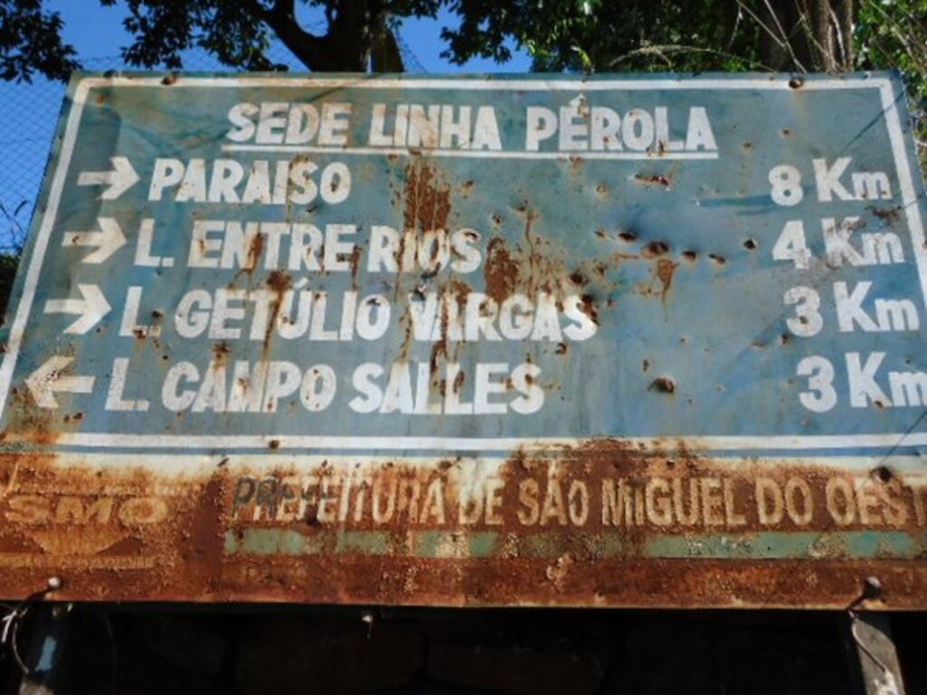 Ascom Prefeitura de São Miguel do Oeste - Previsão é de que mais de 50 placas indicativas serão colocadas em 60 dias