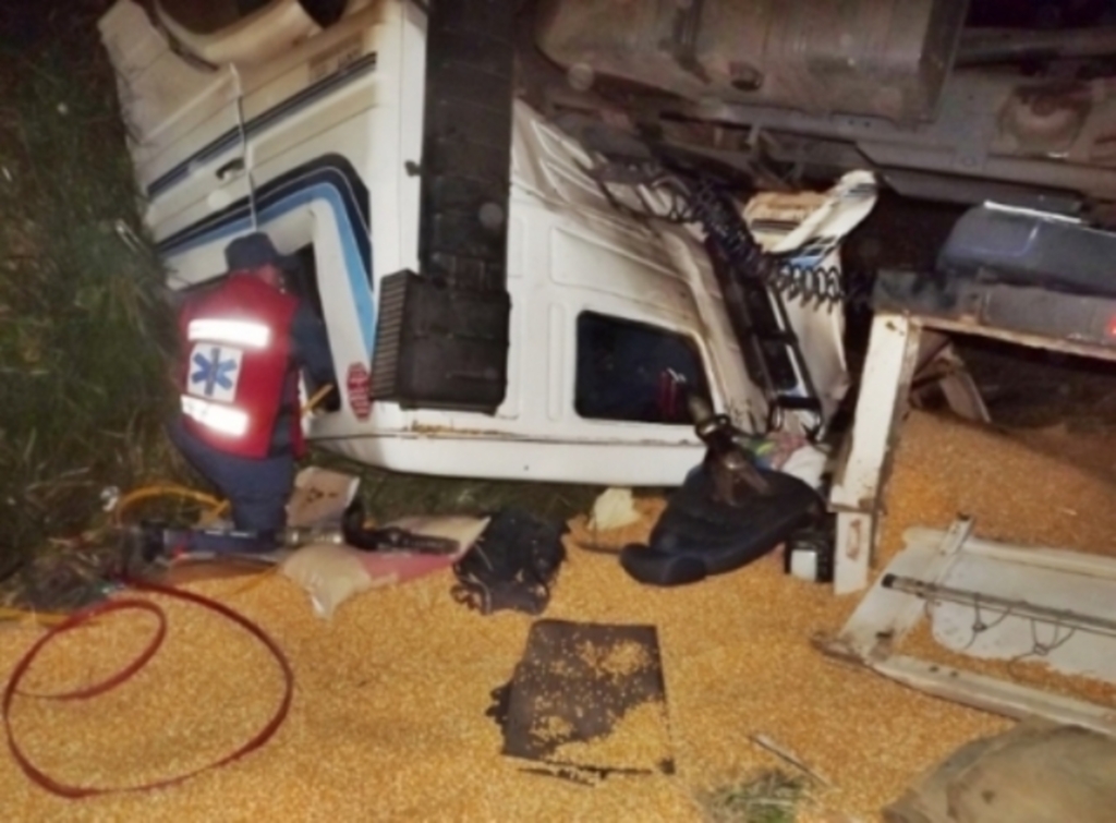 Rádio Entre Rios CGN - Picollo ficou preso às ferragens e faleceu no local