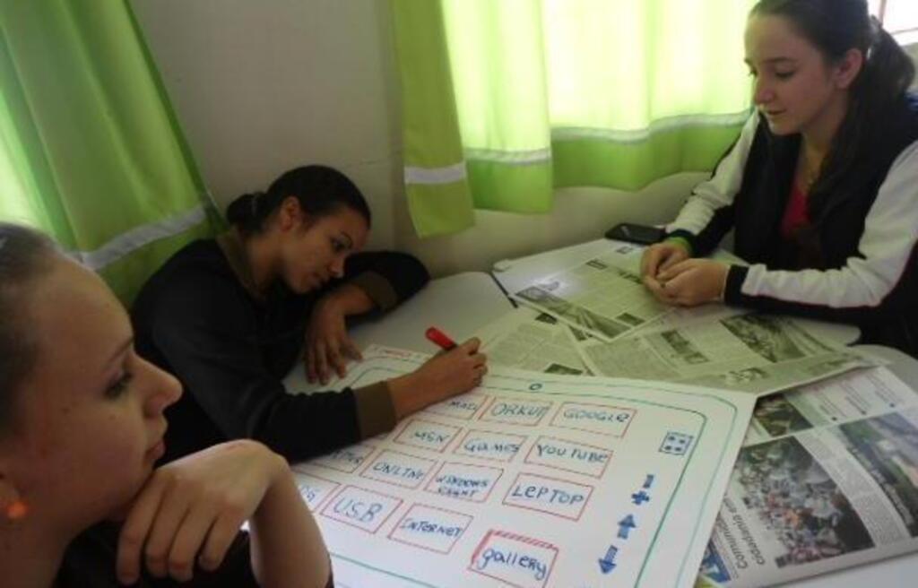 Divulgação - Reportagem da entrega dos tablets nas escolas foi trabalhada pelos alunos do 2º ano