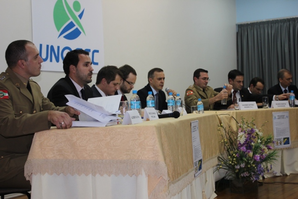 Folha do Oeste - Autoridades apresentaram ideias sobre o acréscimo de um parágrafo ao artigo 144 da Constituição Federal