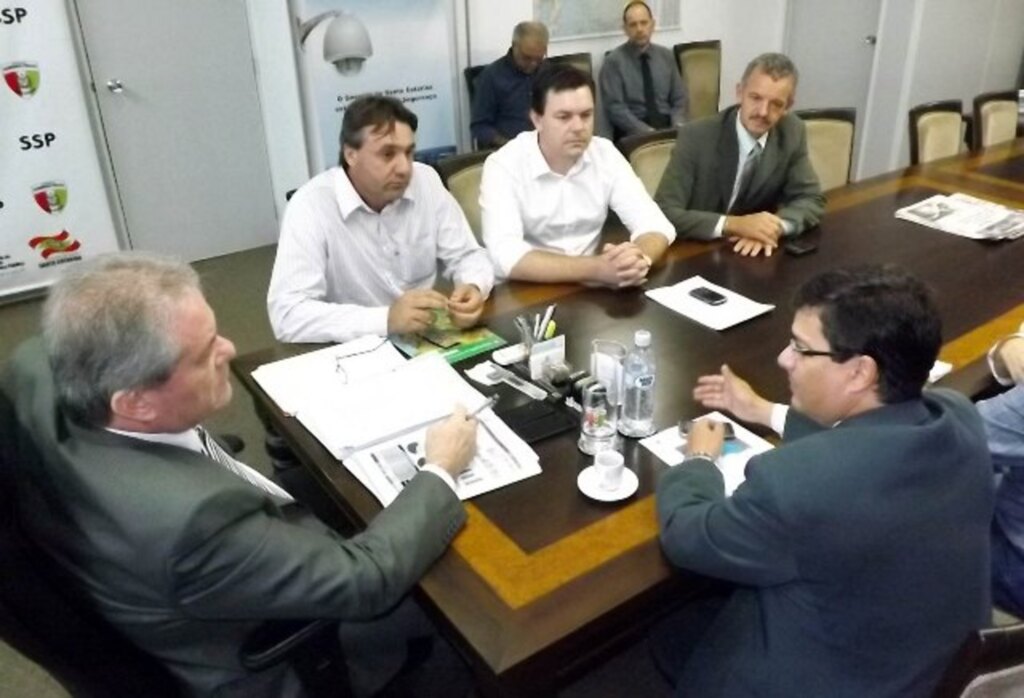 Divulgação - Reunião foi realizada ontem, dia 04, com o secretário se segurança Pública, Cesar Grubba.