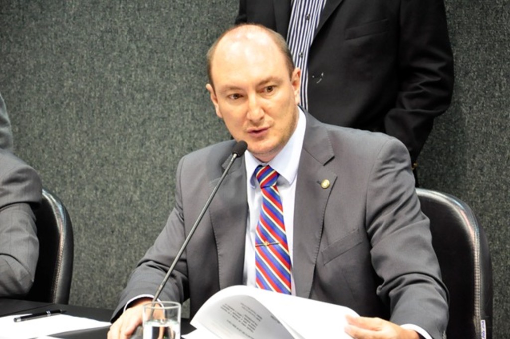 Divulgação - Deputado tem como bandeira de luta o apoio aos hospitais das pequenas cidades