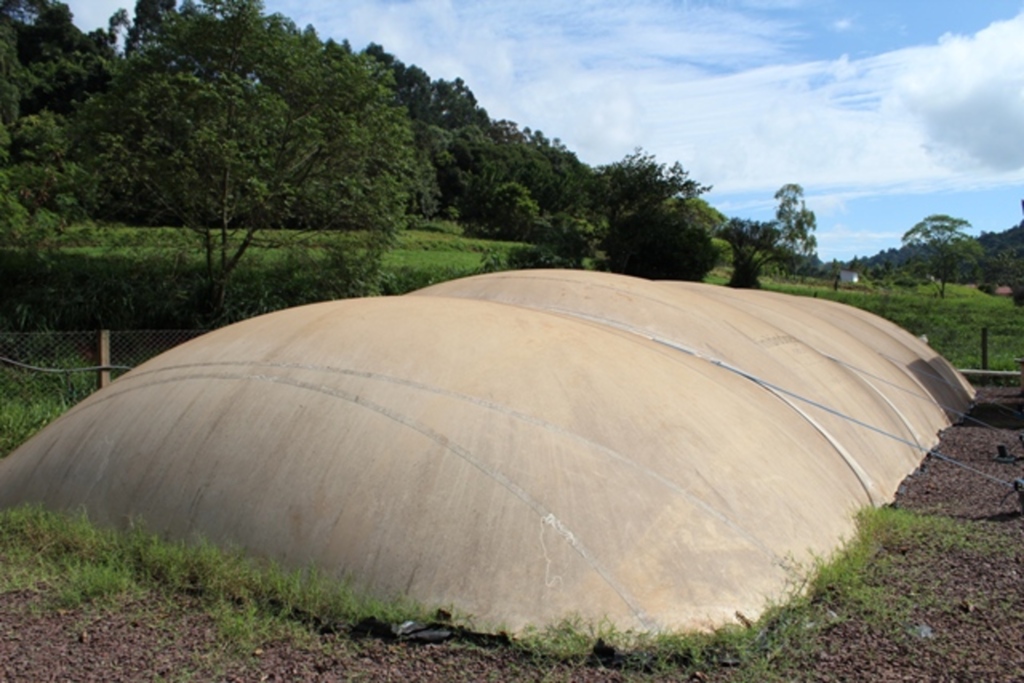 Divulgação - Assinatura de contratos ocorreu em Tunápolis