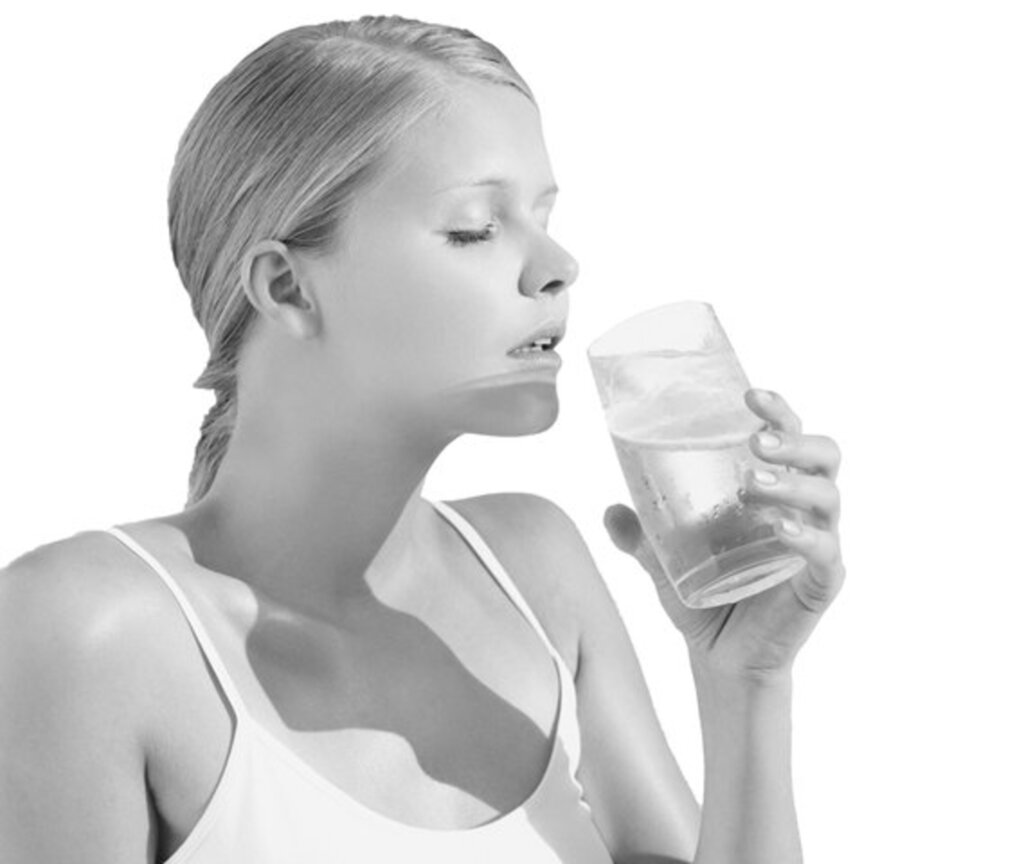 Divulgação - A água auxilia no funcionamento dos rins