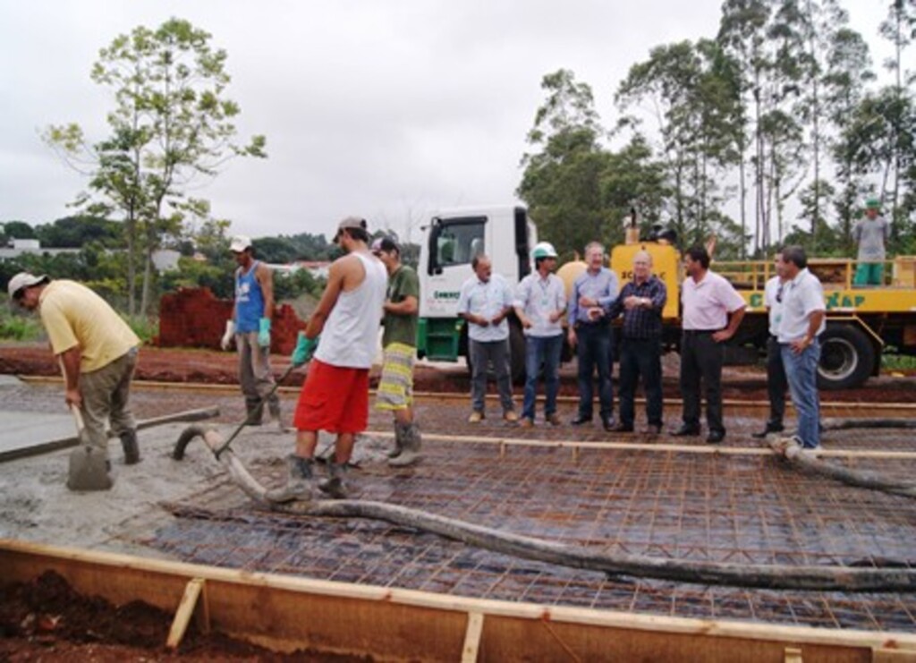 Divulgação - Estação de tratamento está sendo construída em terreno próximo ao 14º RCMec
