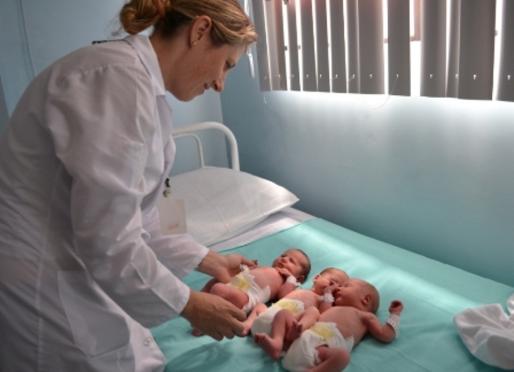 Divulgação - A mãe o os trigêmeos passam bem e se encontram na unidade de internação