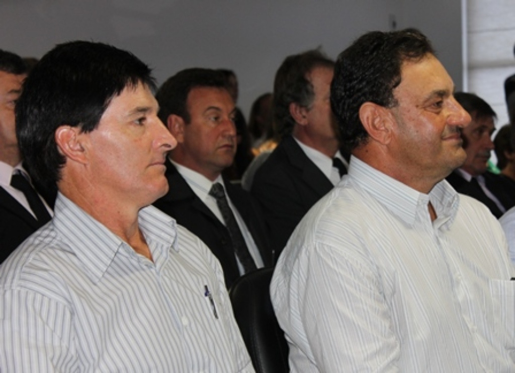 Folha do Oeste - Cerimônia de posse do prefeito Oli do Nascimento e do vice André Primaz será na Escola Renascer