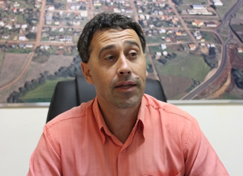 Folha do Oeste - Prefeito garantiu a continuidade de 
diversos programas que já estão em andamento