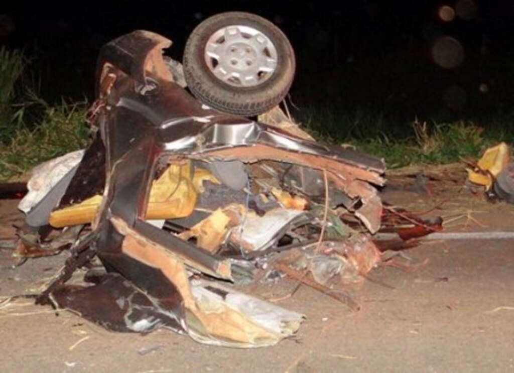 Drielkson Ribeiro - Veículo partiu ao meio com violência da colisão