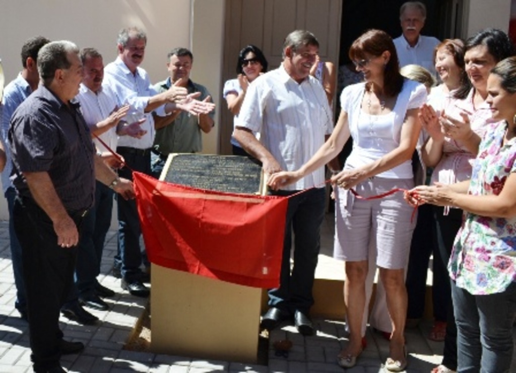 Divulgação - Lideranças acompanharam inauguração no Cemeg