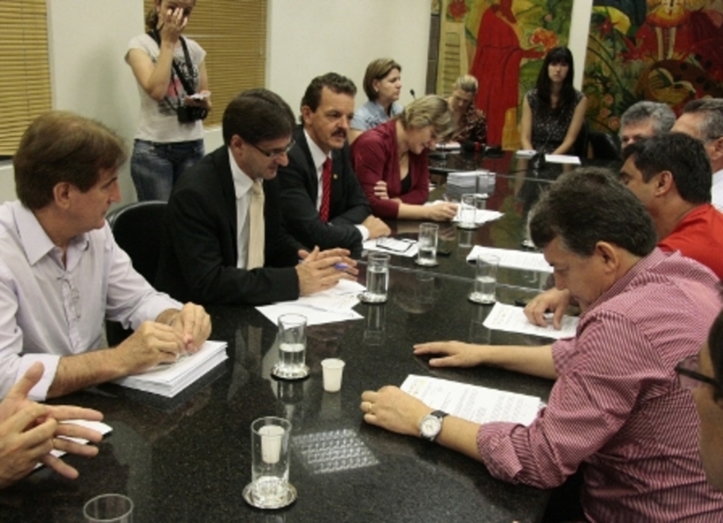 Divulgação - Quatro deputados do PT receberam a comitiva sindical