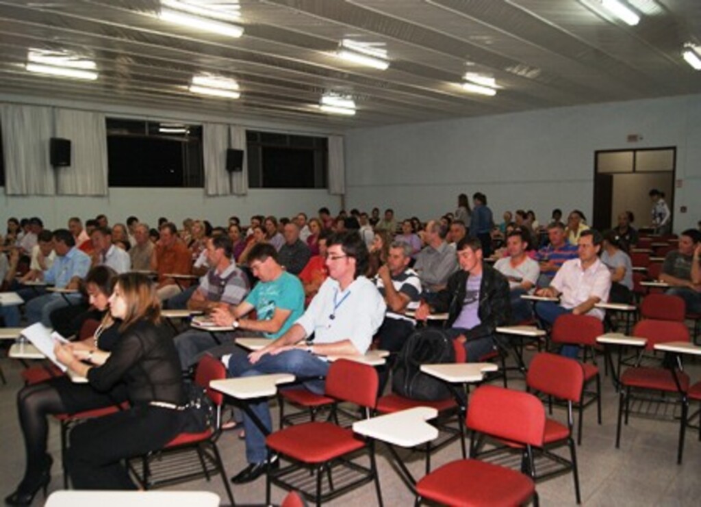 Divulgação - Dezenas de pessoas compareceram à Assembléia Pública