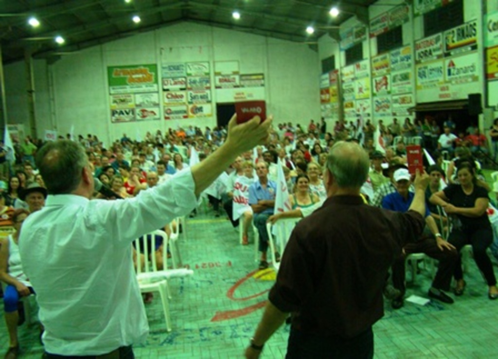 Divulgação - Candidatos pediram para a própria população ajudar a divulgar o Plano de Governo 15