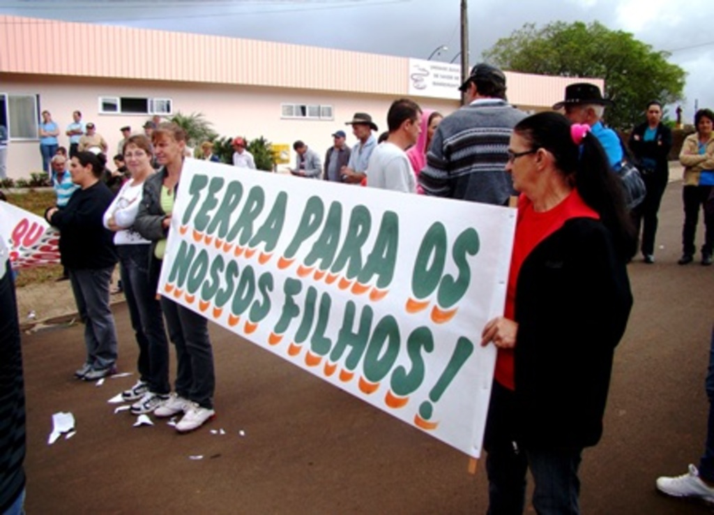 Arquivo/Folha do Oeste - Membros da comunidade contestam criação de aldeia