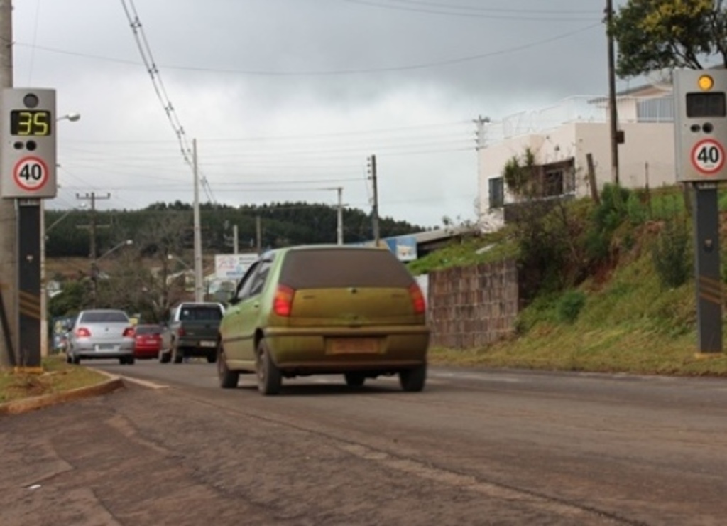 Arquivo/Folha do Oeste - Na maioria dos pontos o limite de velocidade permanece inalterado