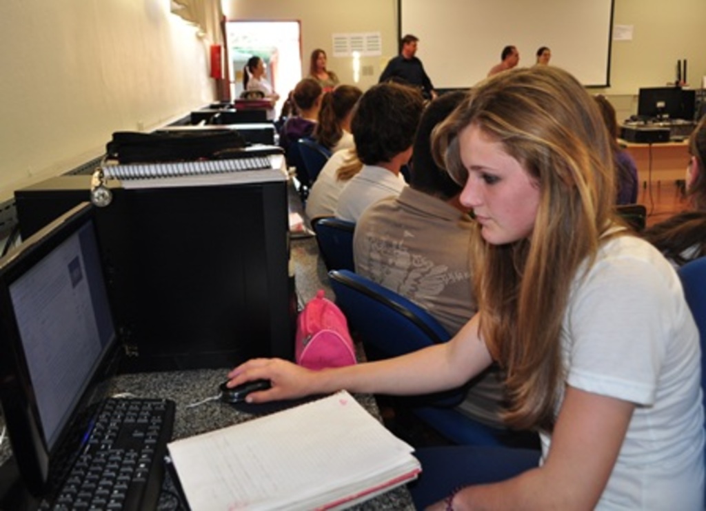 SDR - São Miguel - Escola contava com apenas 10 computadores