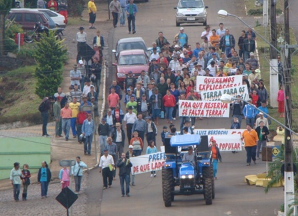 Arquivo/Folha do Oeste - Em março deste ano, manifestação de agricultores foi contrária a vinda dos índios