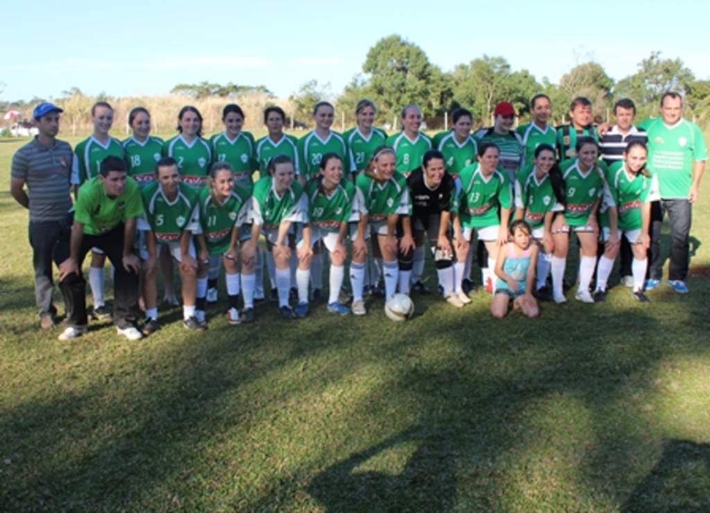 Folha do Oeste - Equipe de Bandeirante foi campeã com duas vitórias sobre São Miguel na final