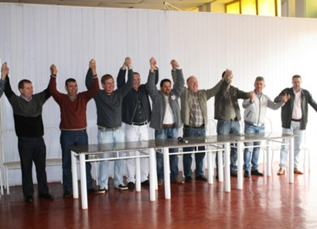 Divulgação - Bloco anunciado ontem, pode chegar a ter 10 partidos coligados