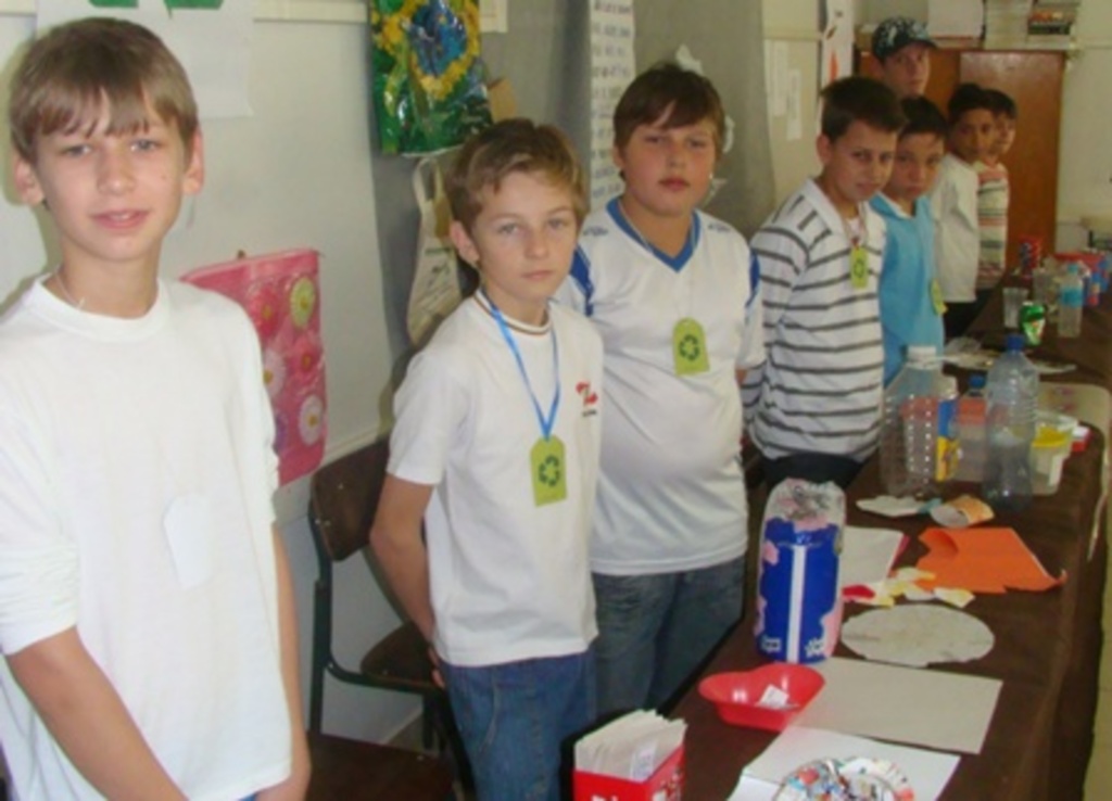 Folha do Oeste - Alguns dos trabalhos apresentados na Feira