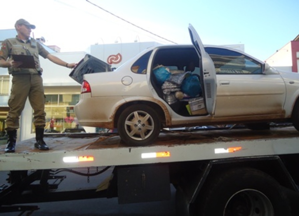 Divulgação - Veículo apreendido com mercadorias sem documentação fiscal